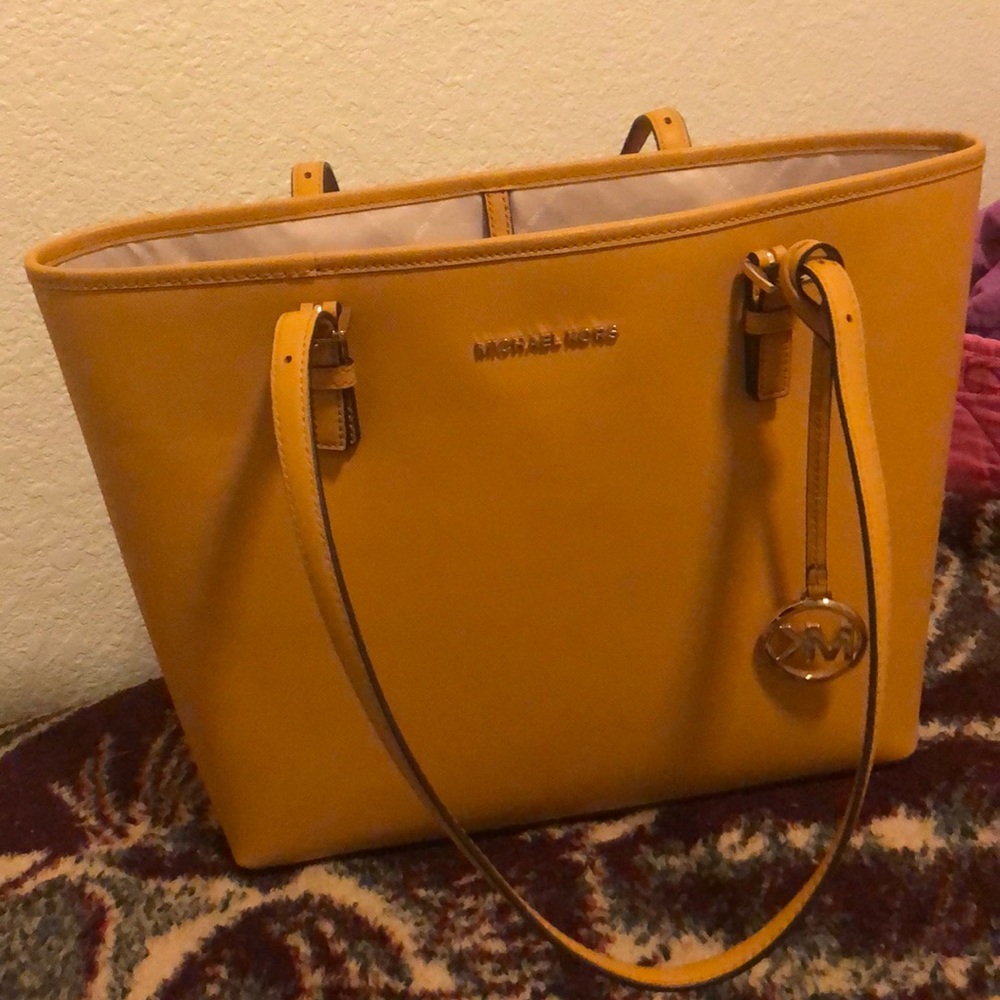 Michael kors purse